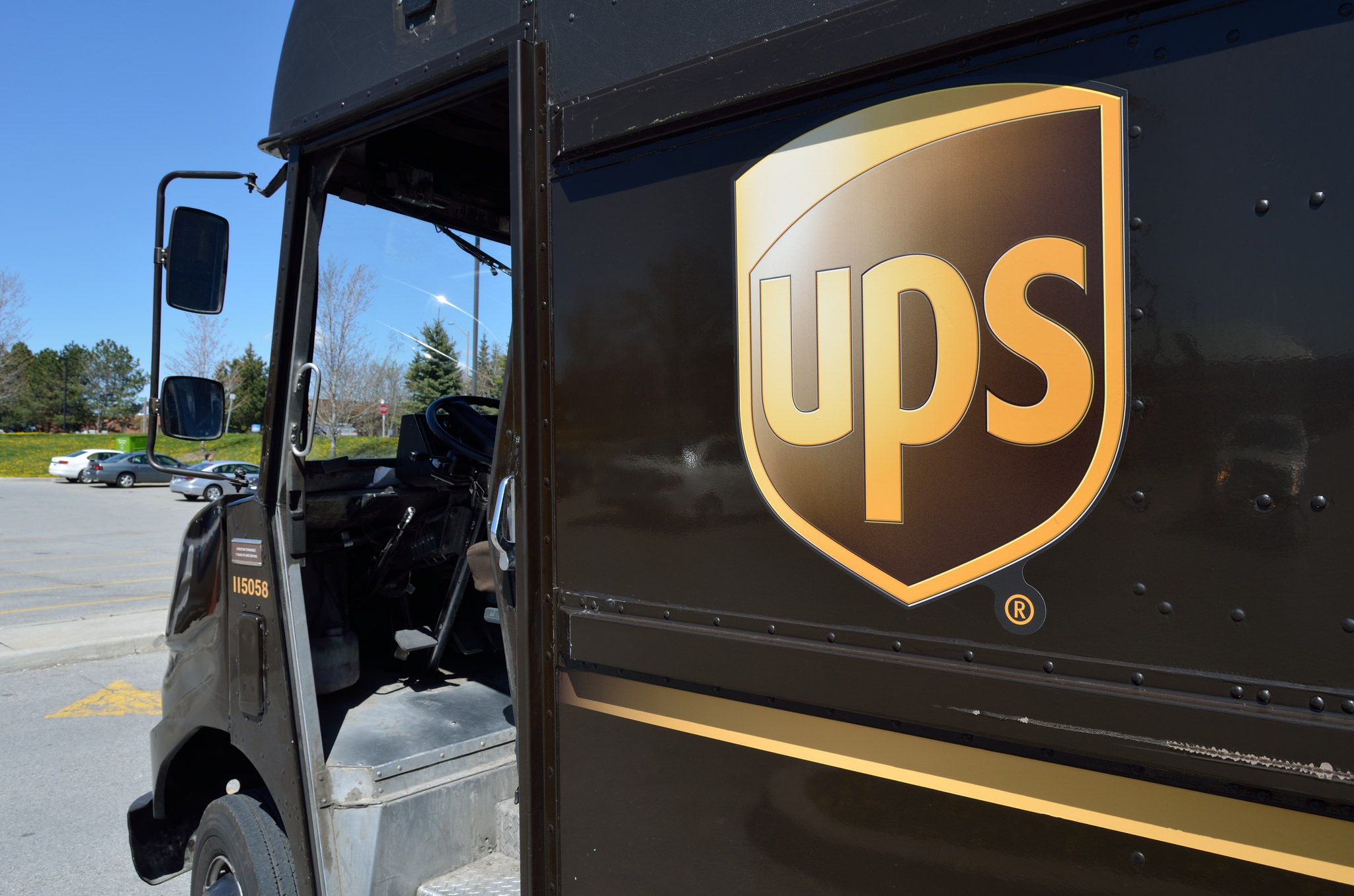 Служба доставки UPS 